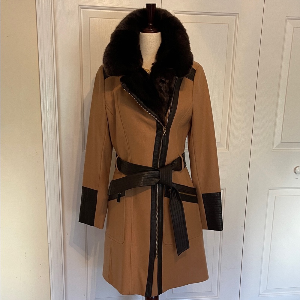 Via Spiga Tan Wool Coat with Soft Faux Fur Collar